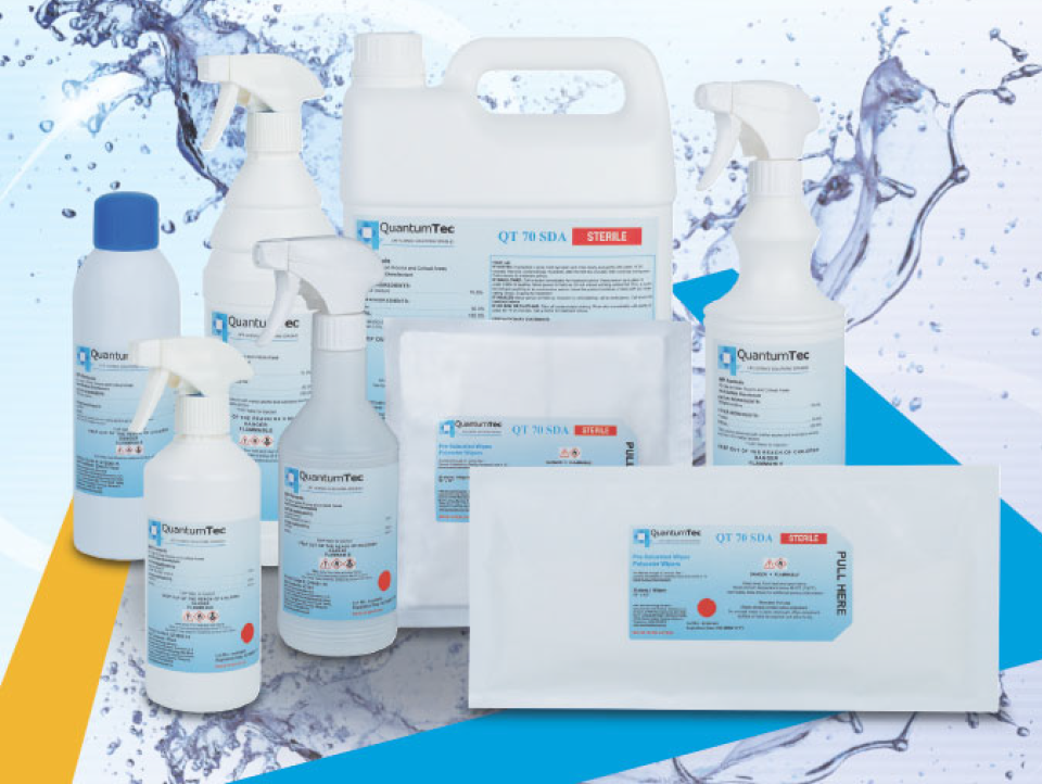 QTエタノールシリーズは、高度な無菌環境で清掃および消毒作業の際にご使用いただくことを想定して開発されました。 70%エタノール消毒剤の調製に注射用水（WFI ※1）を配合した信頼性の高い商品群です。 また、すべてのQTエタノール製品は、滅菌済み多重包装された製品で、製品の外装が滅菌済みであることはもちろん、容器内の液剤や噴射用の圧縮空気でさえもフィルタ滅菌した「こだわりの滅菌済み」製品になります。